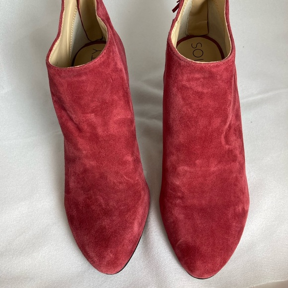 Sole Society Red Suede Ankle boots size 6.5 - Picture 9 of 9